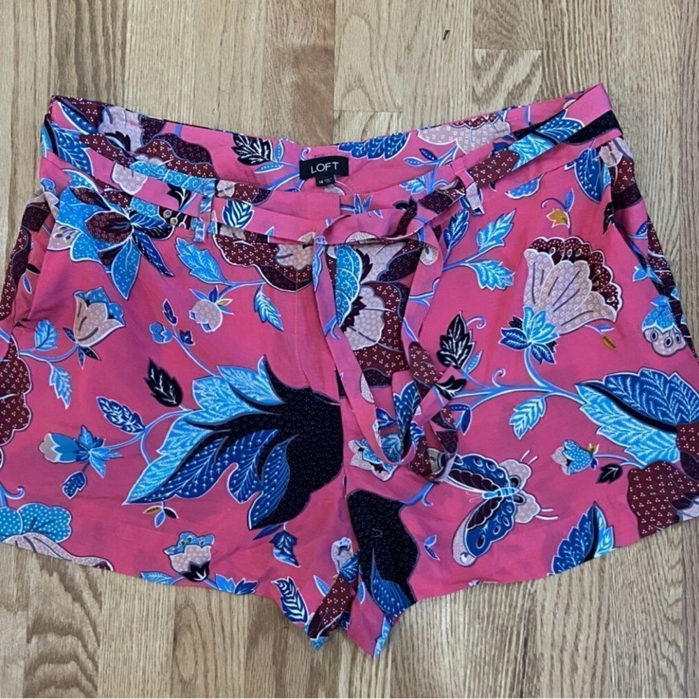 Ann Taylor LOFT Pink Tropical Print Flowy Rayon Shorts With‎ Sash - size 14